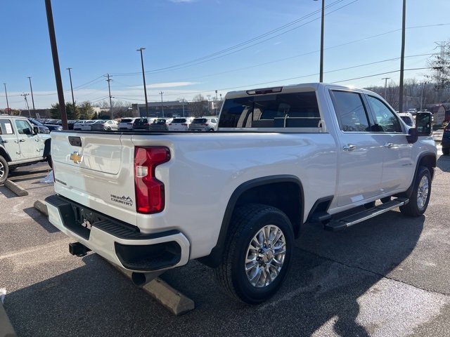 Used 2022 Chevrolet Silverado 2500 High Country w/ Safety Package II image 3
