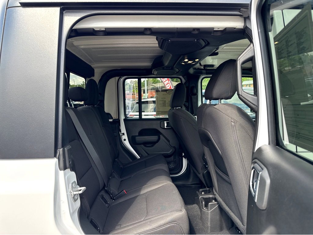 Certified 2022 Jeep Gladiator Willys image 9