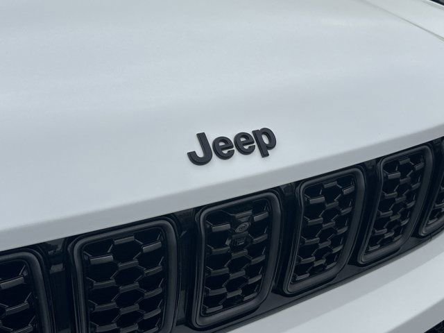 Used 2024 Jeep Grand Cherokee L Summit image 15