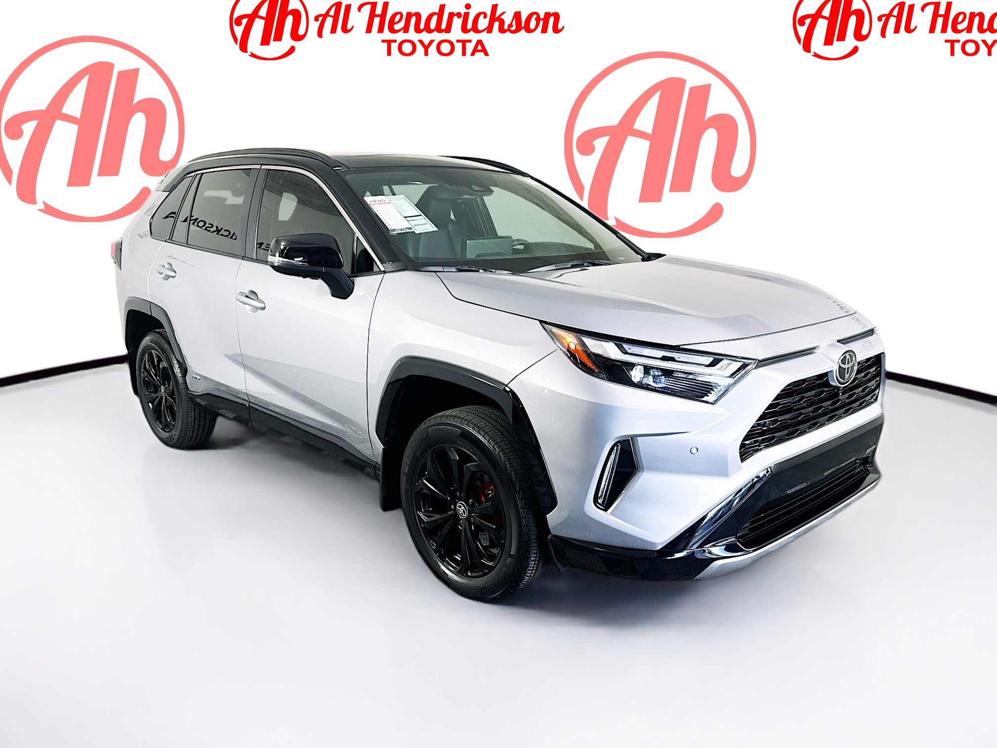 Used 2025 Toyota RAV4 XSE image 1