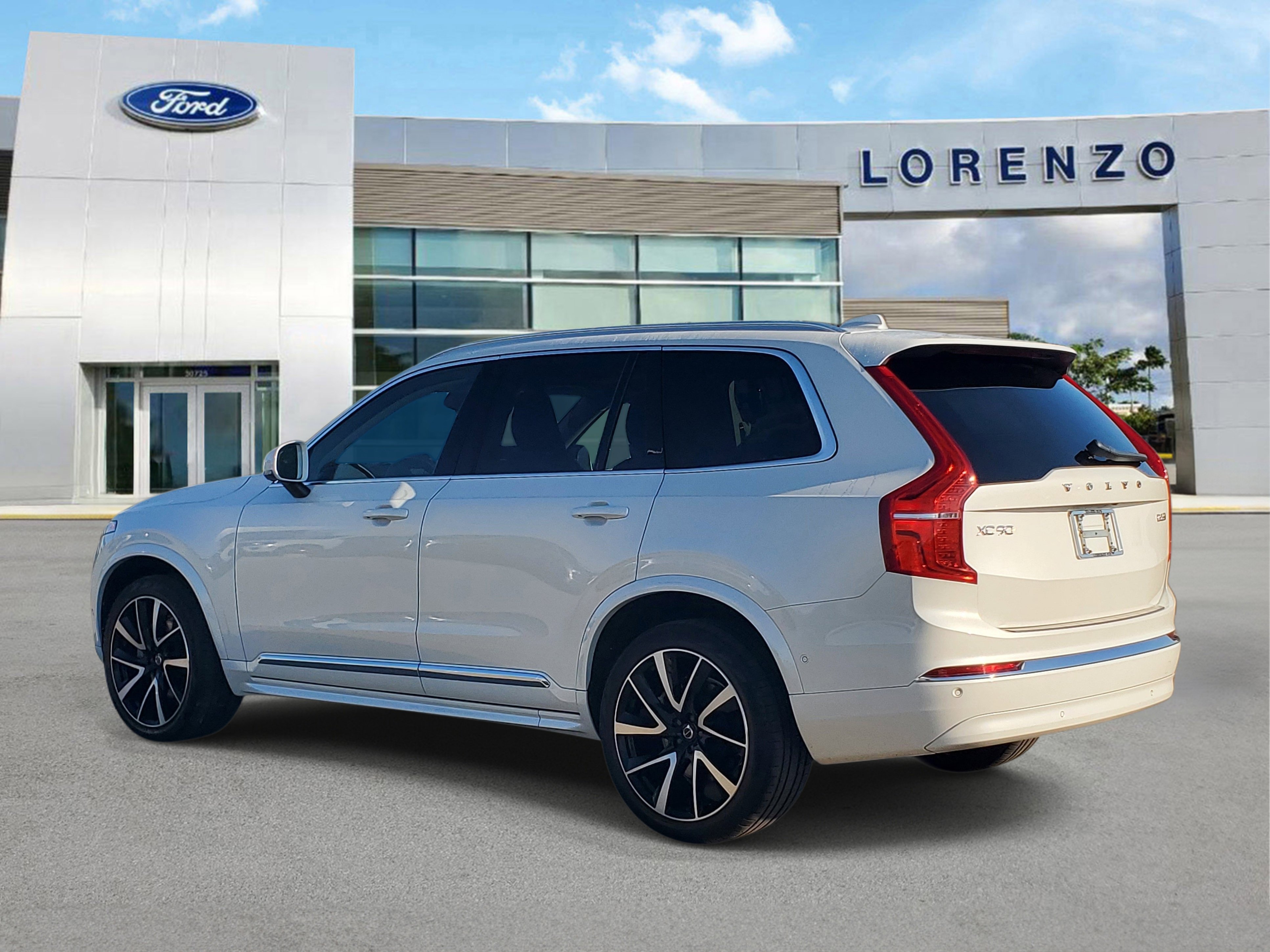 Used 2023 Volvo XC90 B6 Plus w/ Protection Package Premier image 7