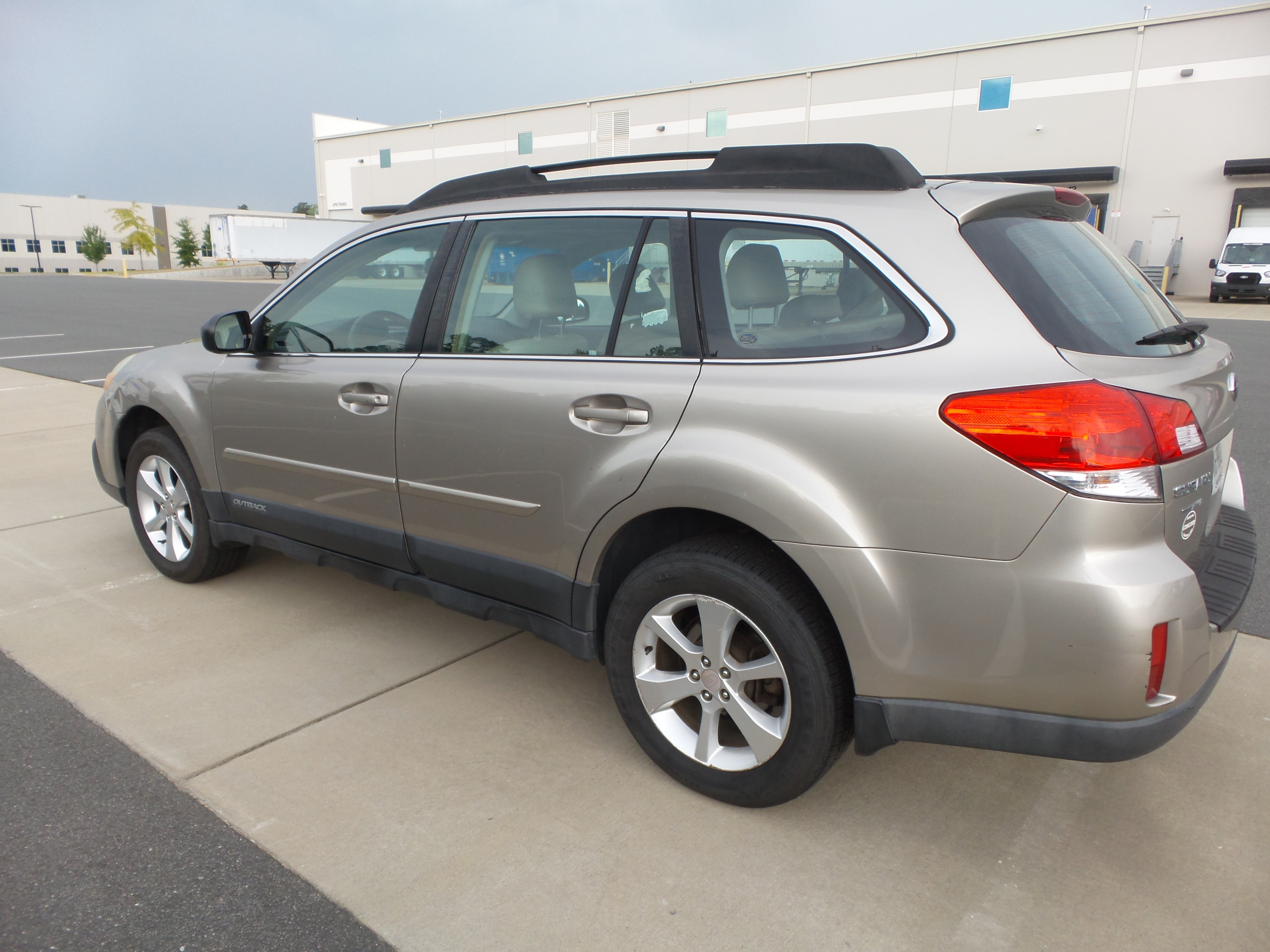 Used 2014 Subaru Outback 2.5i AWD/4WD image 4