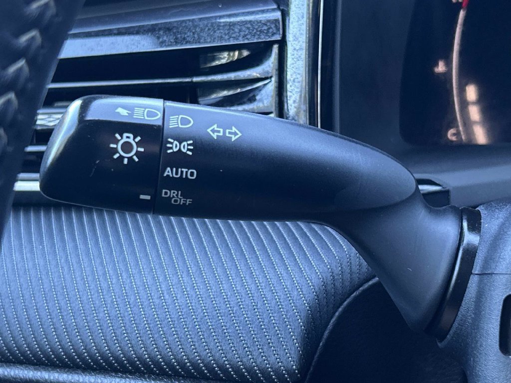 Used 2025 Toyota Camry SE FWD image 31
