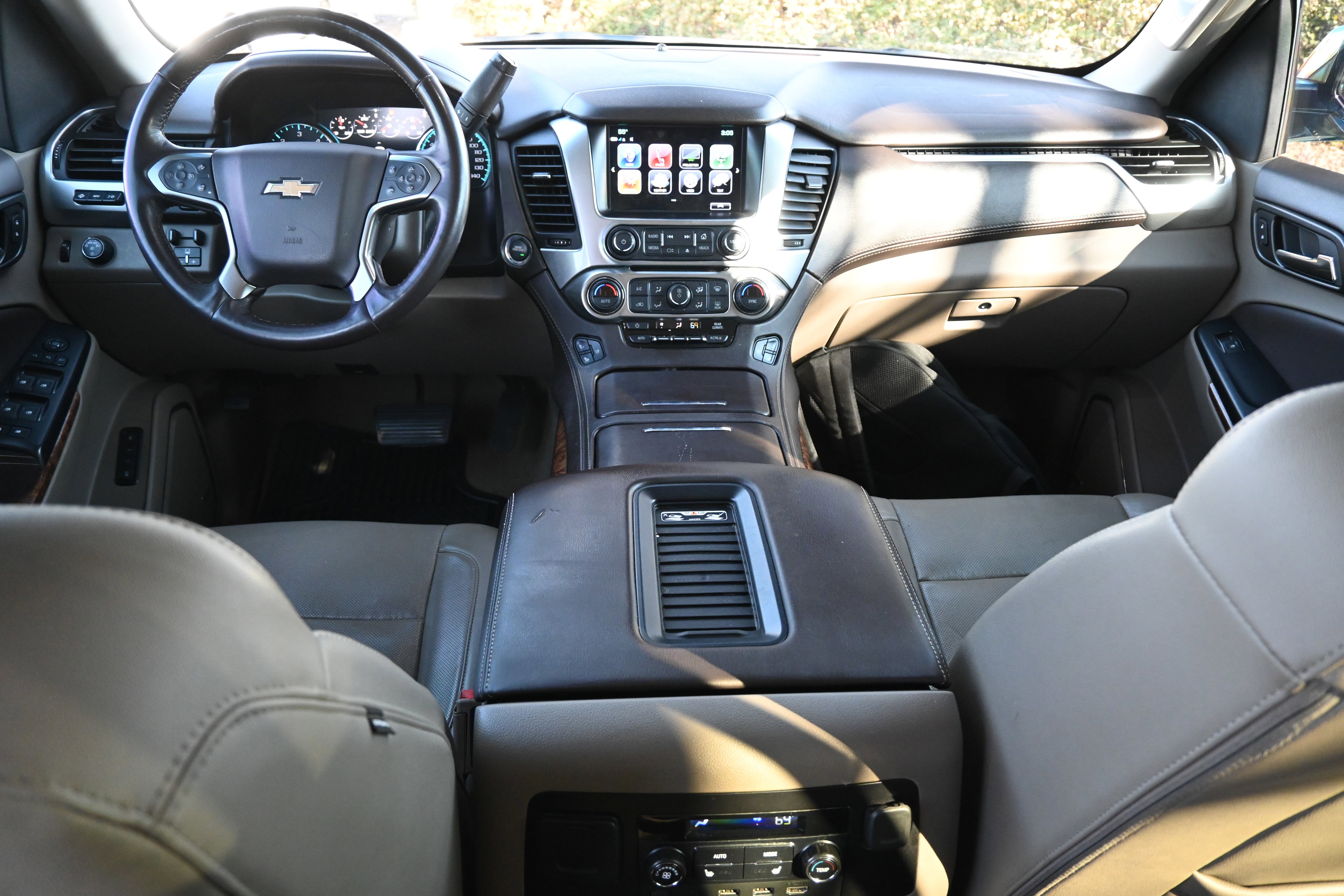 Used 2018 Chevrolet Tahoe Premier image 3