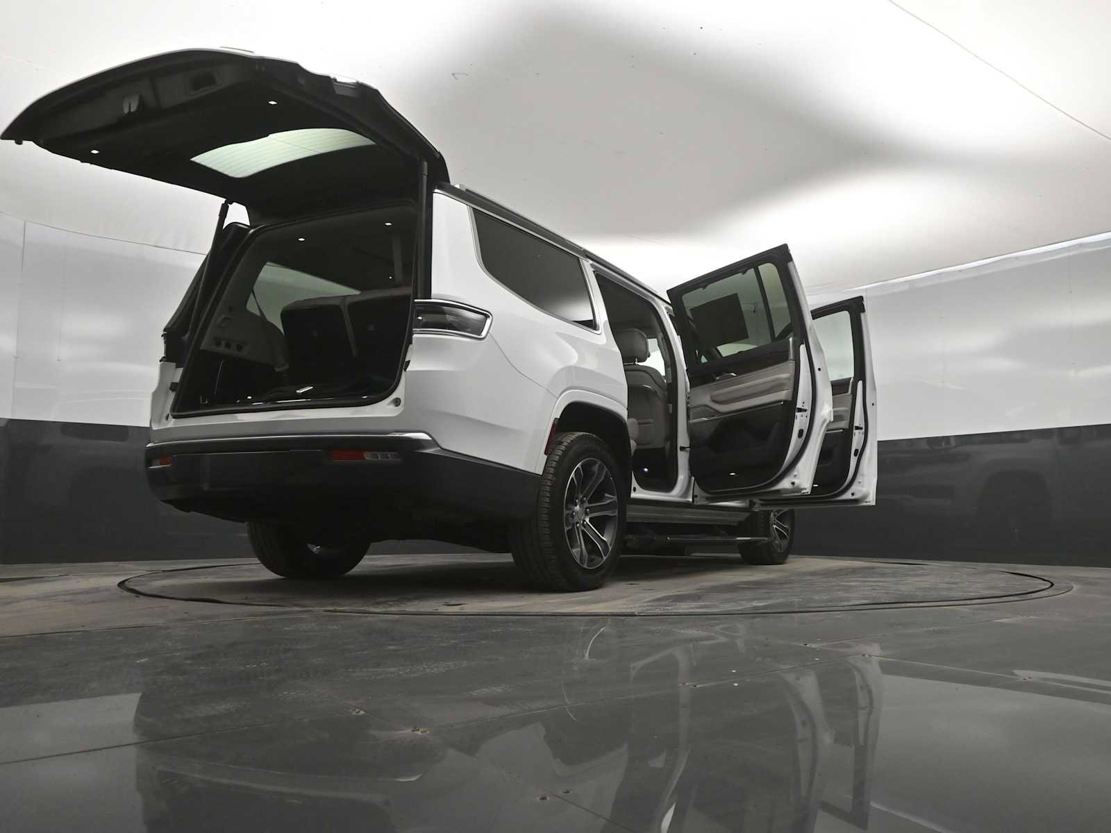 Used 2022 Jeep Grand Wagoneer Series I AWD/4WD image 48