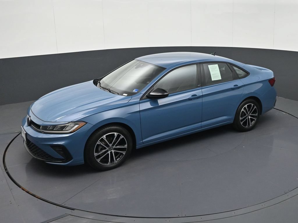 Used 2025 Volkswagen Jetta Sport FWD image 22