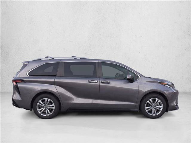 Used 2024 Toyota Sienna Platinum AWD/4WD image 8