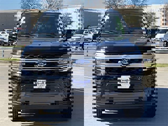 Used 2023 Ford Expedition Max XLT image 8