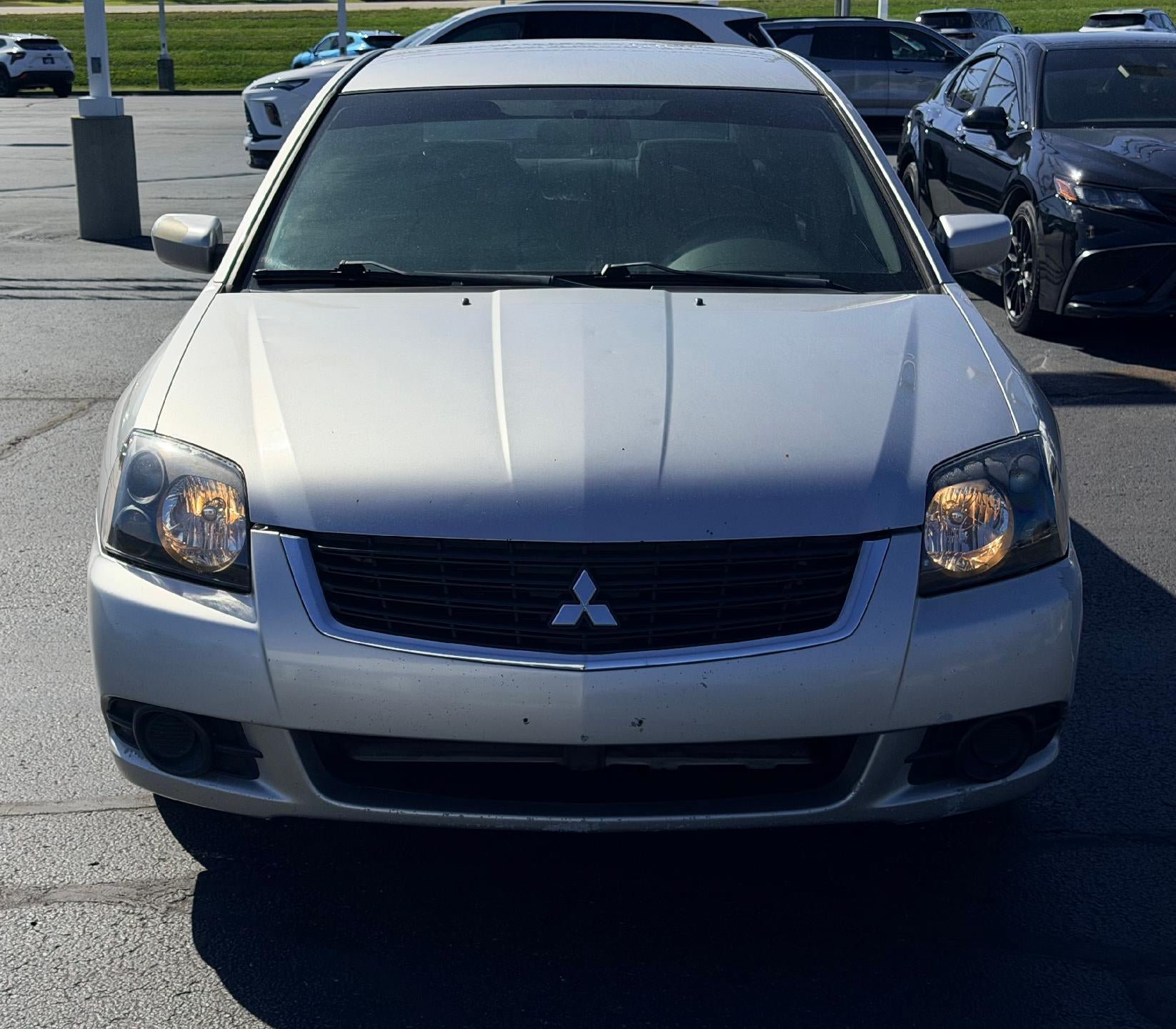 Used 2009 Mitsubishi Galant ES FWD image 2