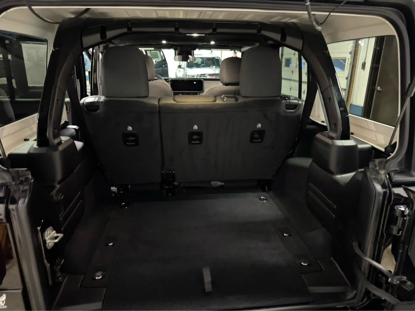 Used 2024 Jeep Wrangler Sport S image 13