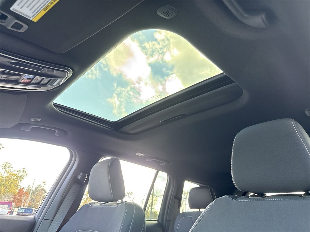 New 2025 Jeep Grand Cherokee Laredo X w/ Luxury Tech Group I image 18