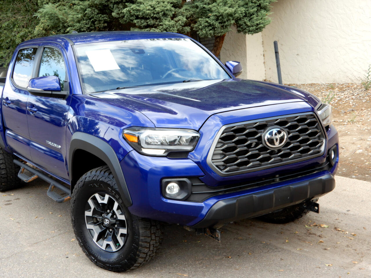 Used 2022 Toyota Tacoma TRD Off-Road image 2