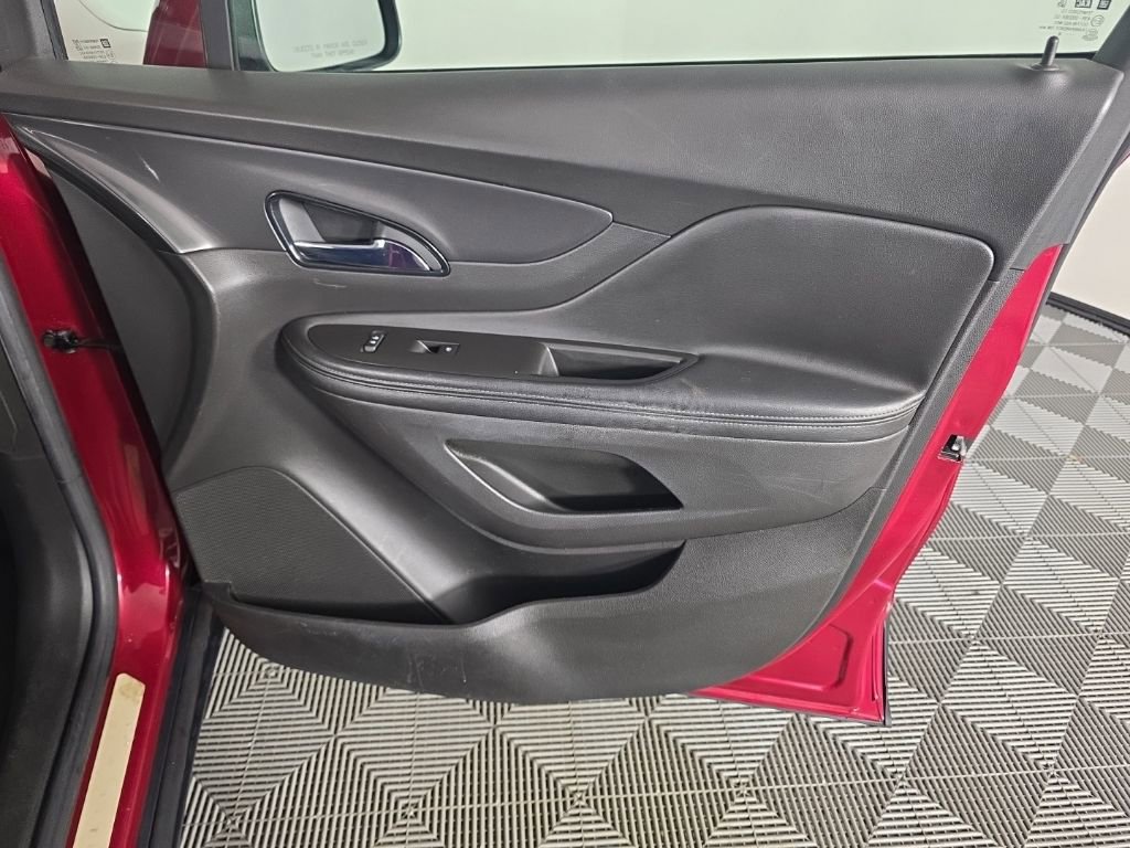 Used 2019 Buick Encore Preferred image 33
