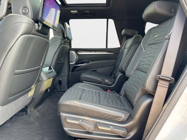 New 2026 Cadillac Escalade Platinum Sport w/ LPO, Floor Liner Package AWD/4WD image 14