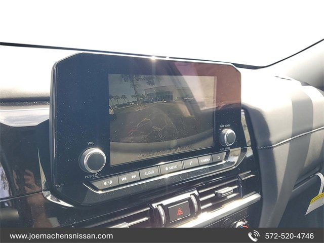 New 2025 Nissan Pathfinder SV w/ Black Appearance Package image 19