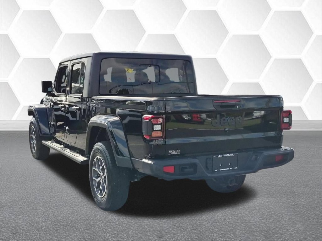 Certified 2024 Jeep Gladiator Sport AWD/4WD image 5