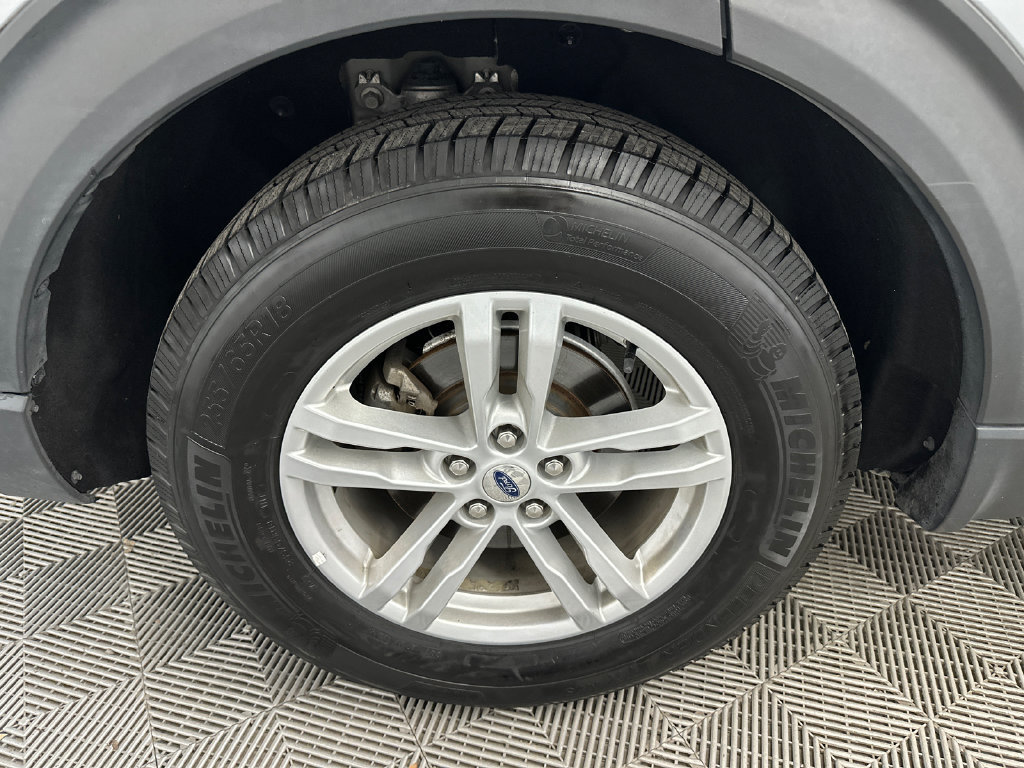 Used 2022 Ford Explorer XLT w/ Equipment Group 202A RWD image 17