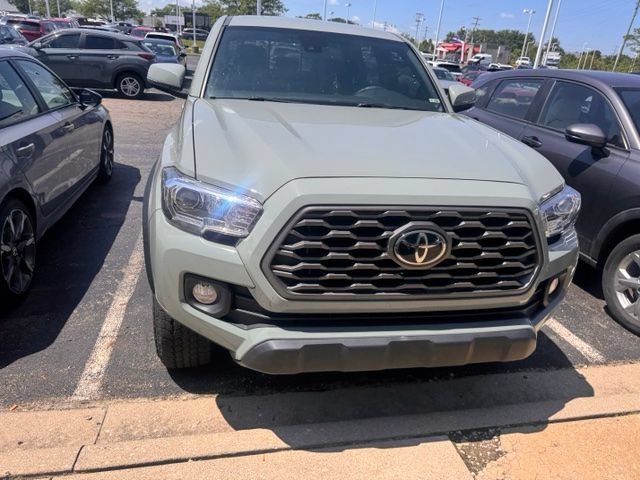Used 2022 Toyota Tacoma TRD Off-Road w/ Technology Package AWD/4WD image 13