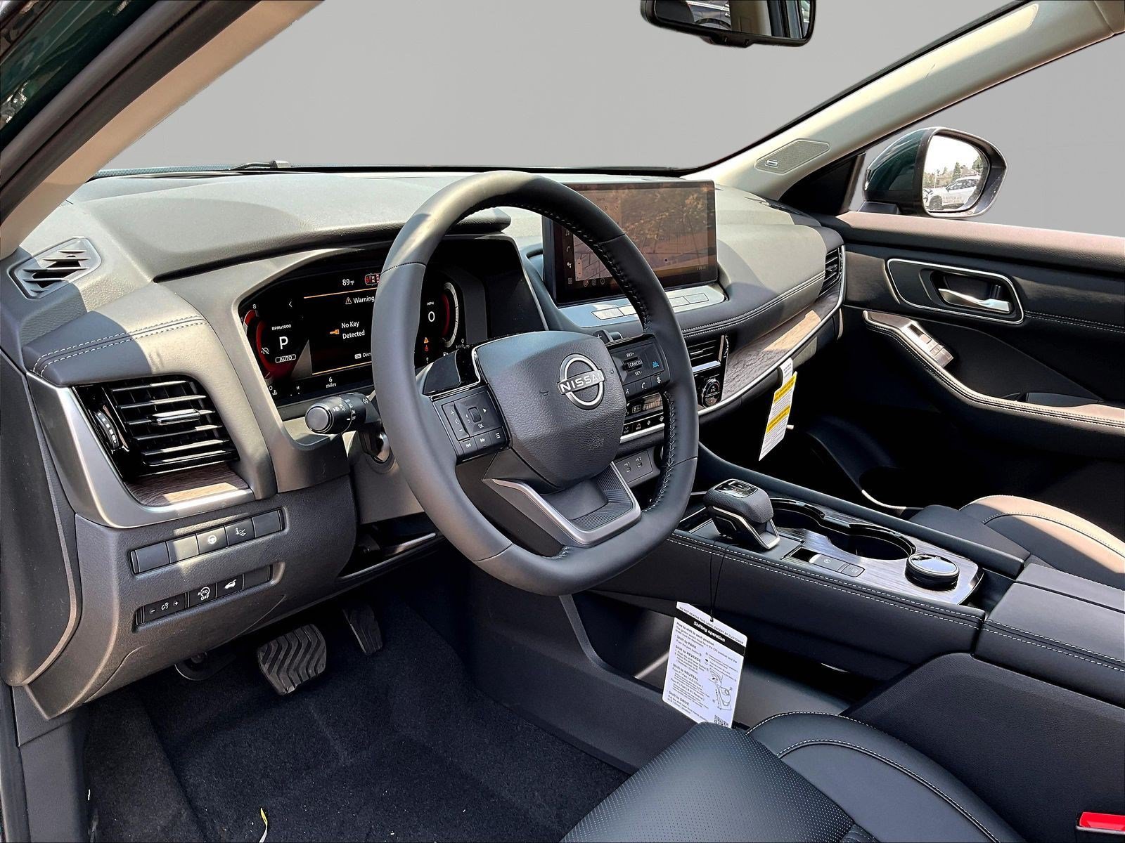 New 2026 Nissan Rogue Platinum w/ Platinum Premium Package AWD/4WD image 16