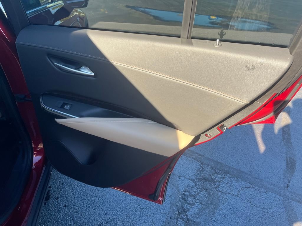 Used 2025 Cadillac XT4 Premium Luxury w/ Technology Package image 26