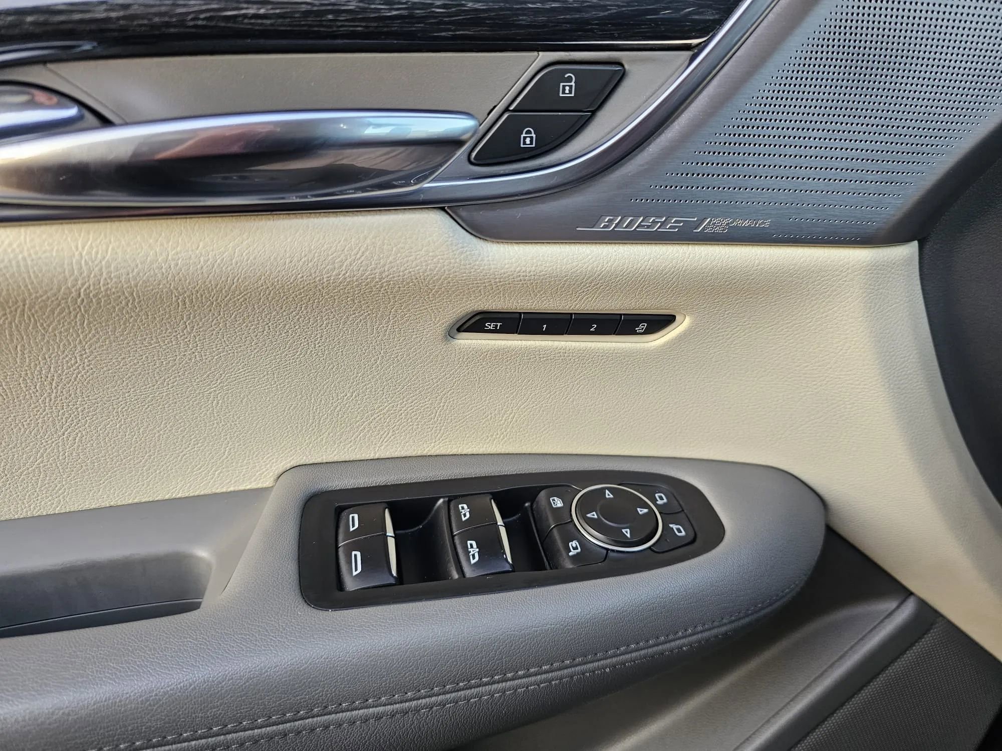 Used 2020 Cadillac XT6 Premium Luxury FWD image 31