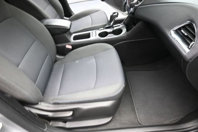 Used 2017 Chevrolet Cruze LT w/ Convenience Package FWD image 26