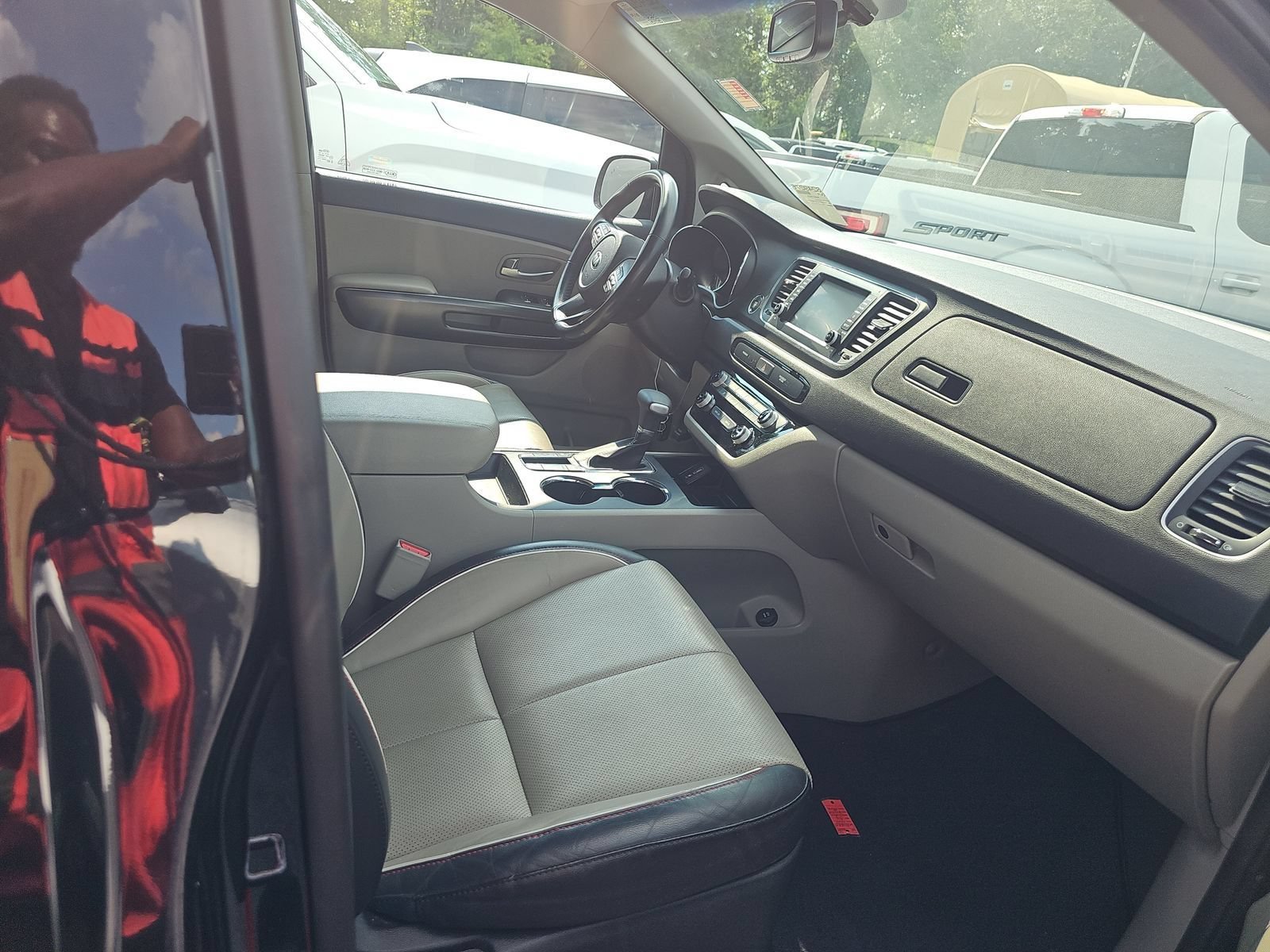Used 2020 Kia Sedona EX FWD image 6