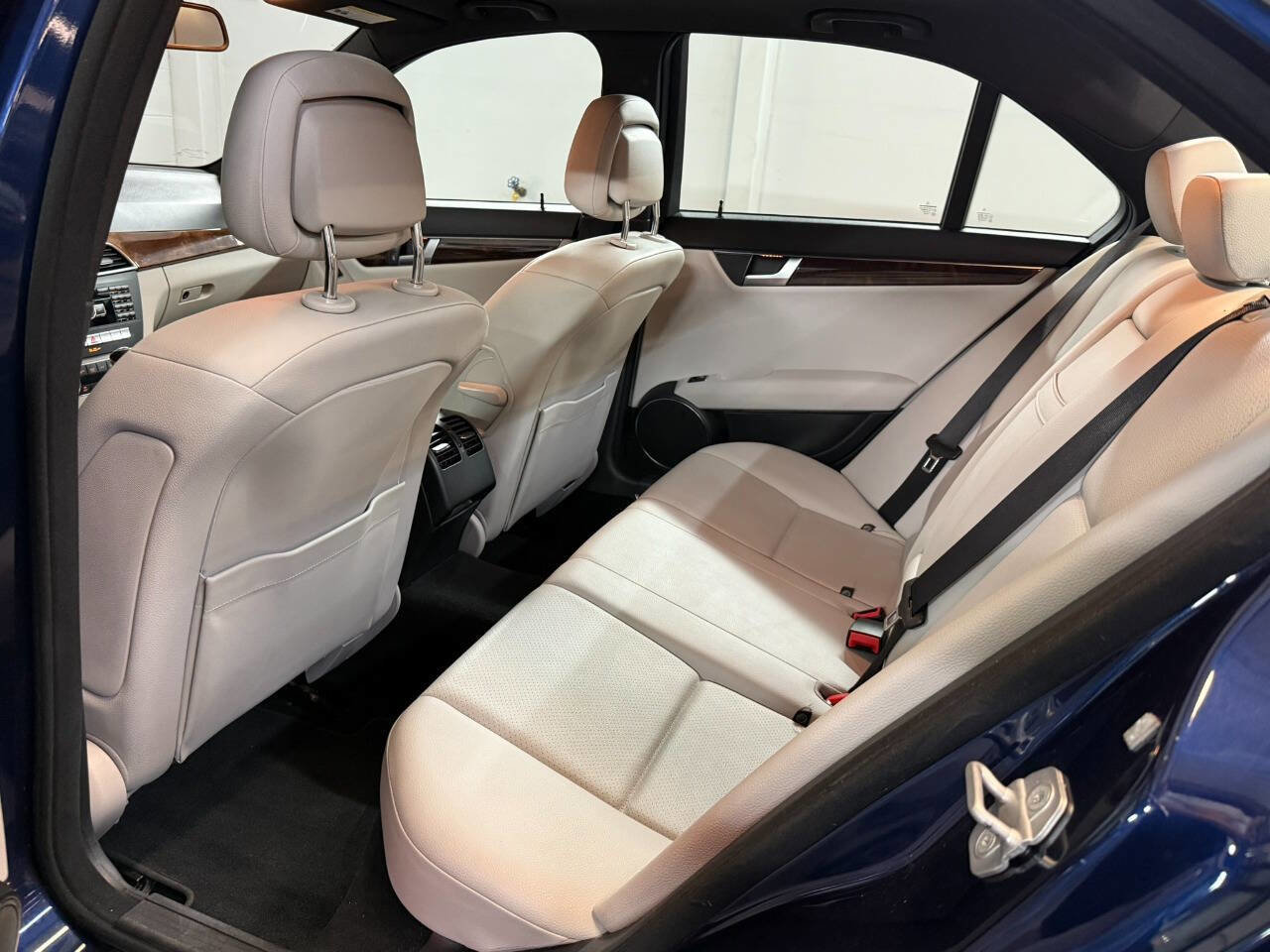 Used 2012 Mercedes-Benz C 250 Sedan image 22