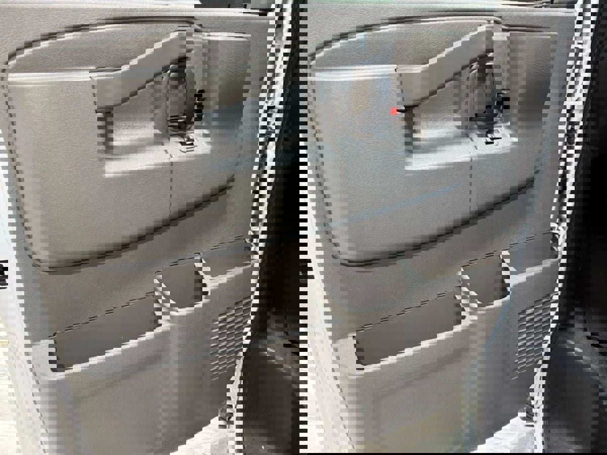 Used 2019 Chevrolet Express 2500 w/ Driver Convenience Package image 12