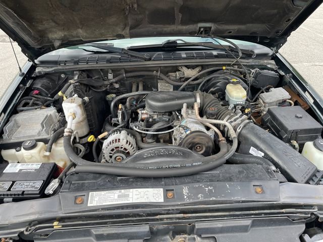 Used 2002 Chevrolet S10 Pickup LS w/ LS Preferred Equipment Group image 16