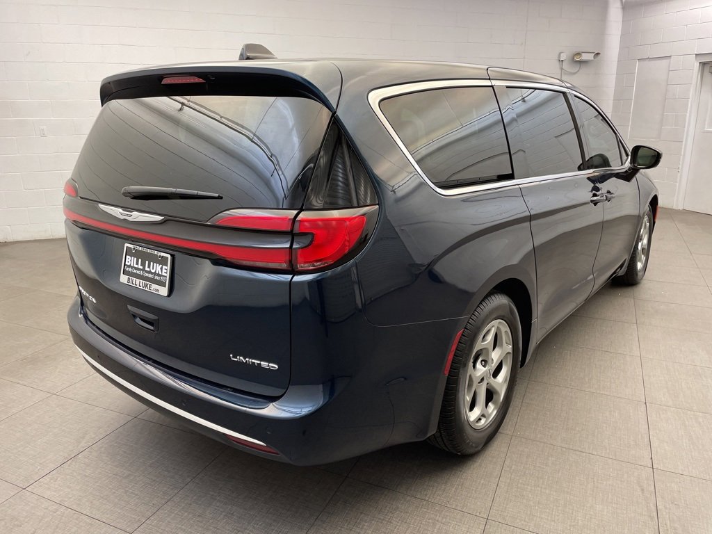 Certified 2024 Chrysler Pacifica Limited image 5
