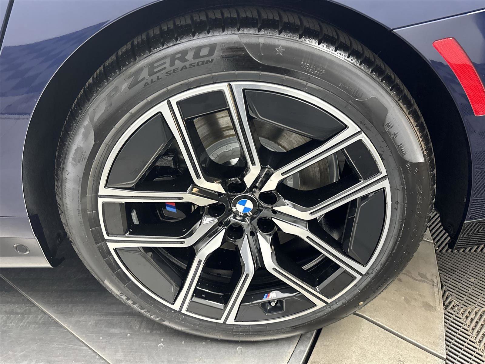 New 2026 BMW 740i xDrive w/ Executive Package image 27