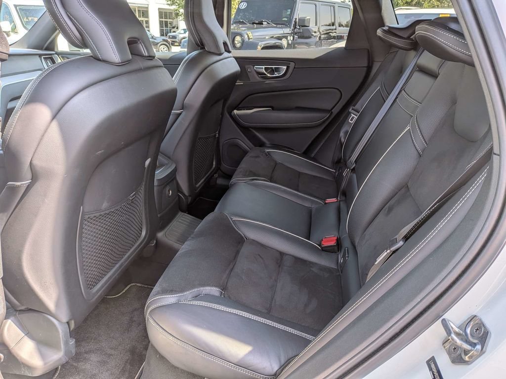 Used 2019 Volvo XC60 T8 R-Design w/ Protection Package Premier AWD/4WD image 19