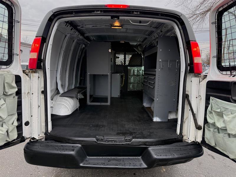 Used 2011 Chevrolet Express 2500 image 10