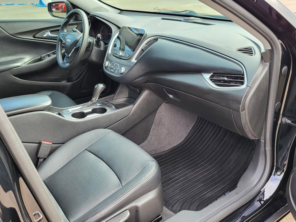 Used 2020 Chevrolet Malibu LS image 9