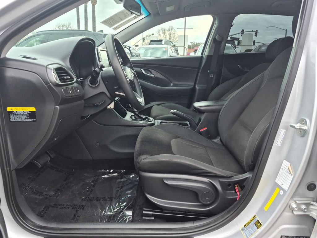 Used 2018 Hyundai Elantra GT image 11