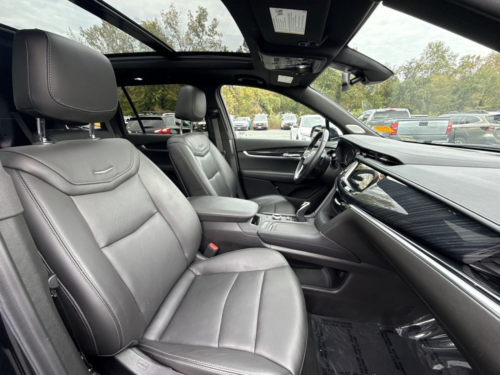 Used 2023 Cadillac XT6 Premium Luxury AWD/4WD image 29