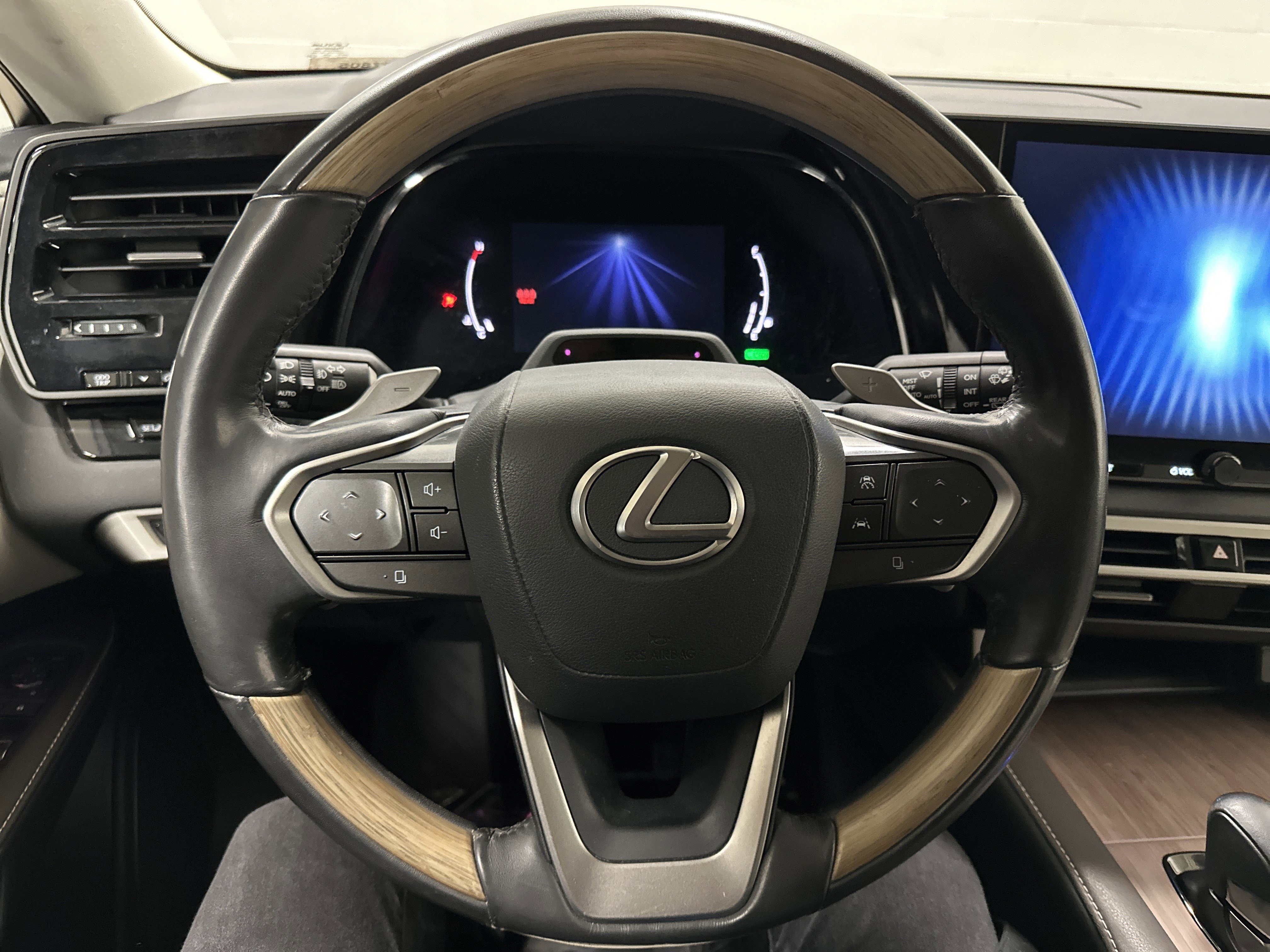 Certified 2023 Lexus RX 350 w/ Accessory Package (Z1) image 18