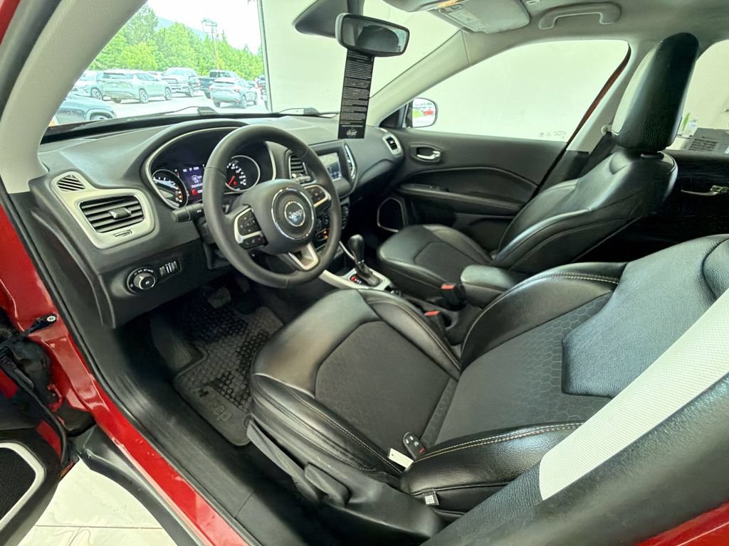 Used 2019 Jeep Compass Latitude w/ Cold Weather Group FWD image 10