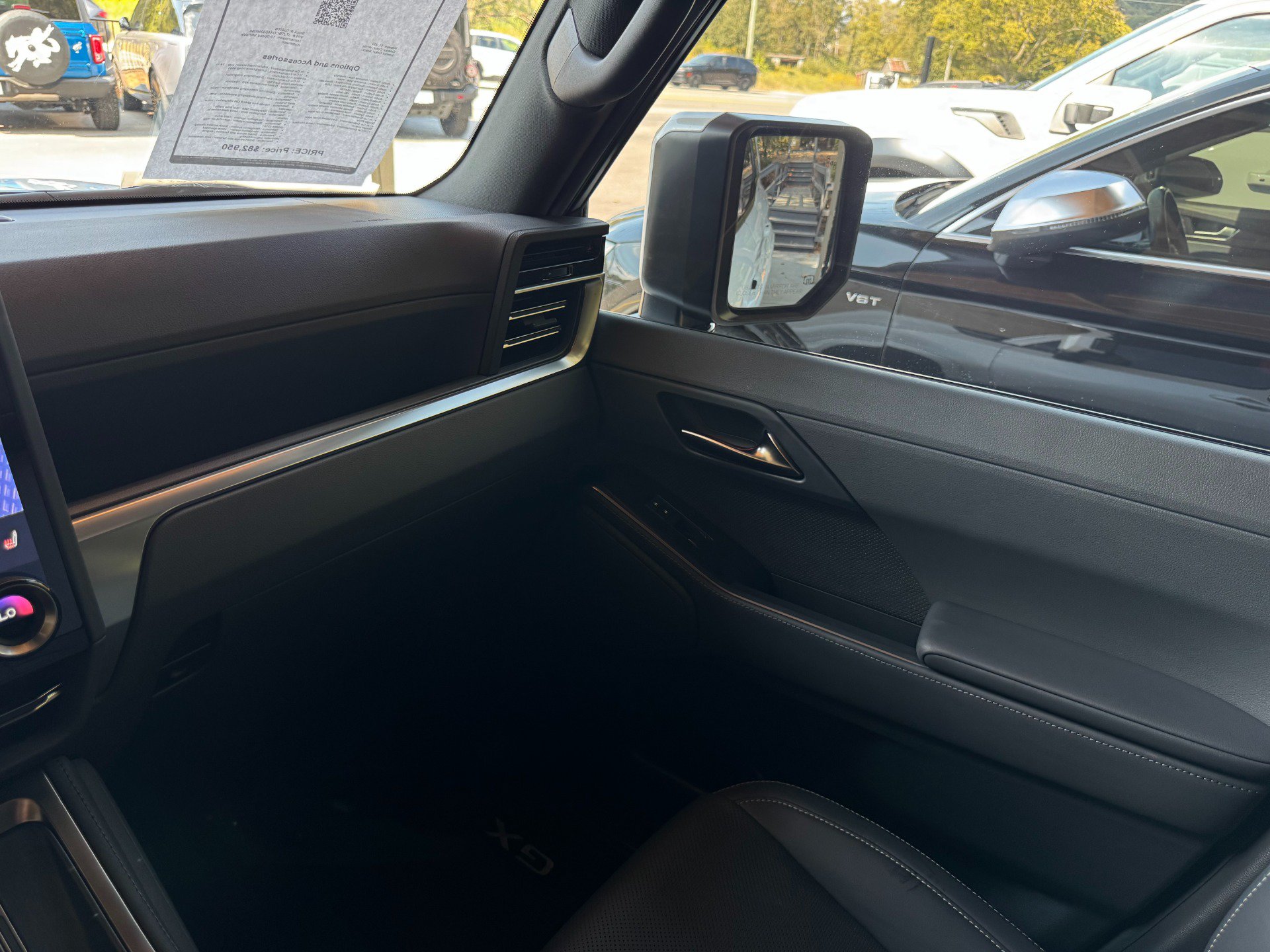 Used 2025 Lexus GX 550 w/ Cold Area Package AWD/4WD image 63