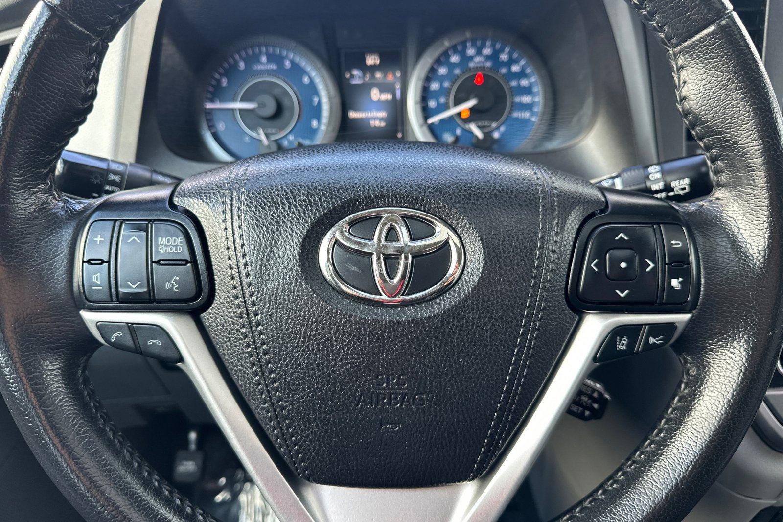 Used 2020 Toyota Sienna XLE FWD image 25