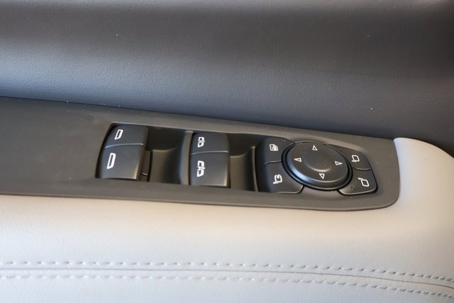 New 2026 GMC Yukon Elevation image 12