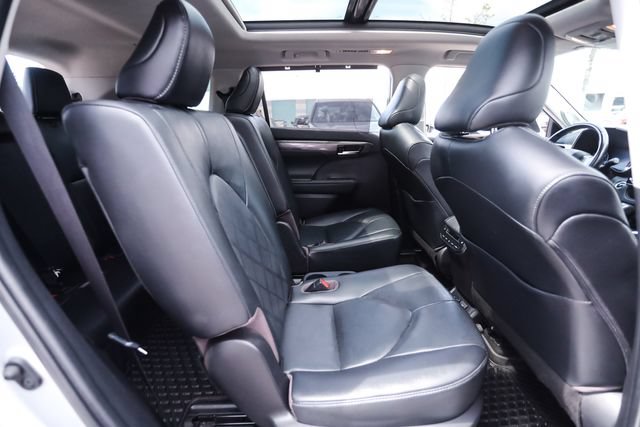 Used 2020 Toyota Highlander Platinum AWD/4WD image 70