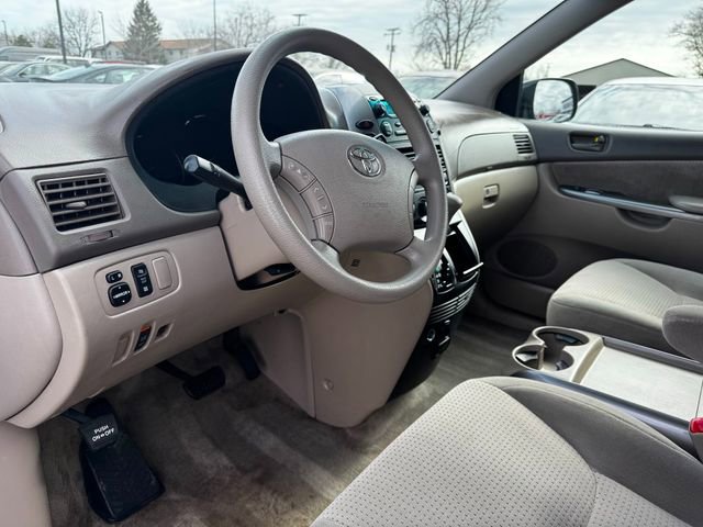 Used 2008 Toyota Sienna CE image 10