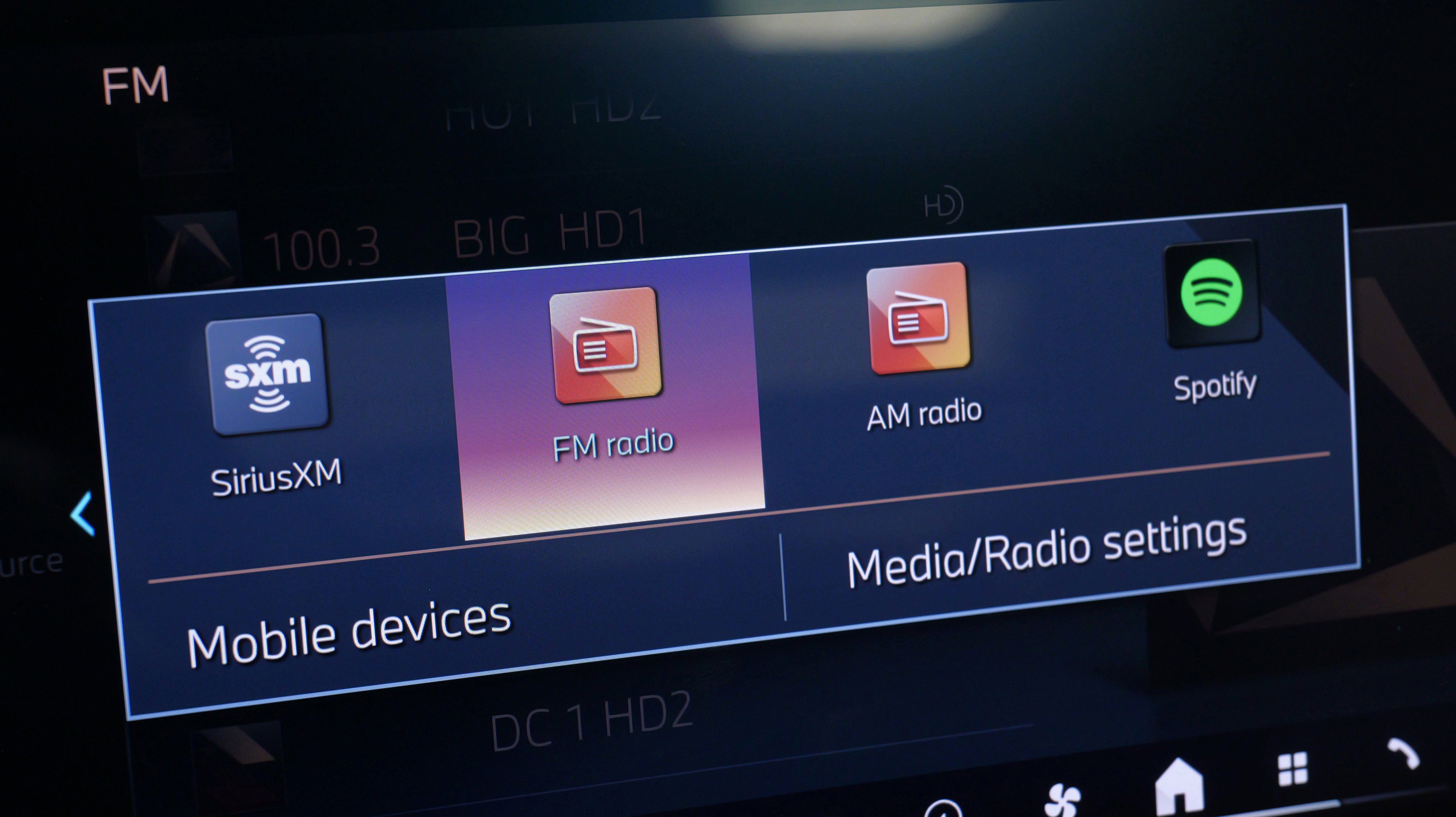 Used 2023 BMW 760i xDrive image 40