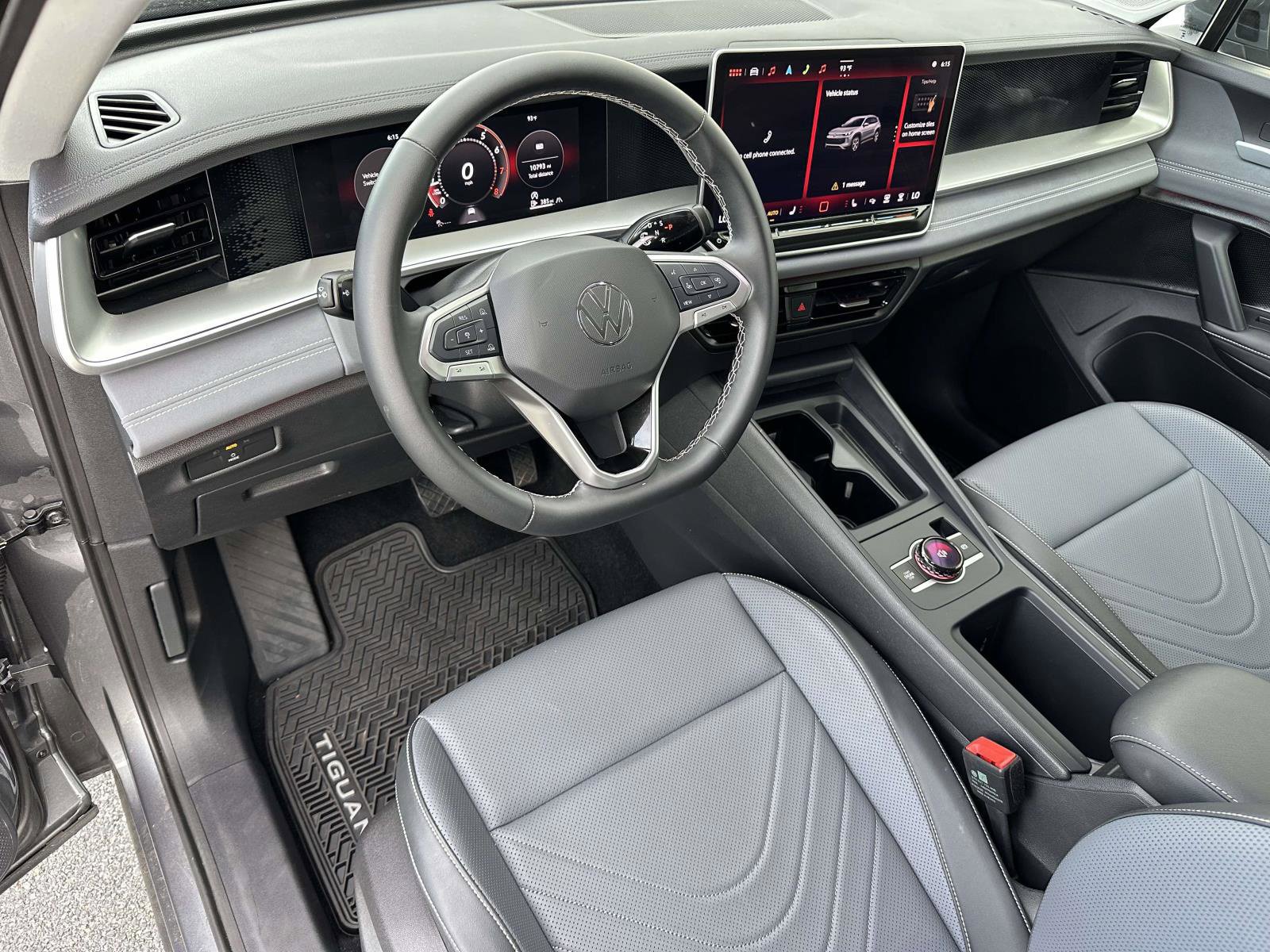 Certified 2025 Volkswagen Tiguan SE AWD/4WD image 10