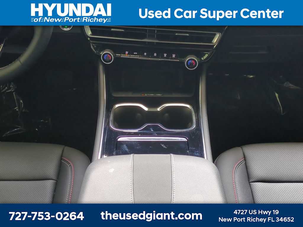 Used 2026 Chevrolet Traverse Z71 w/ LPO, Floor Liner Package AWD/4WD image 22