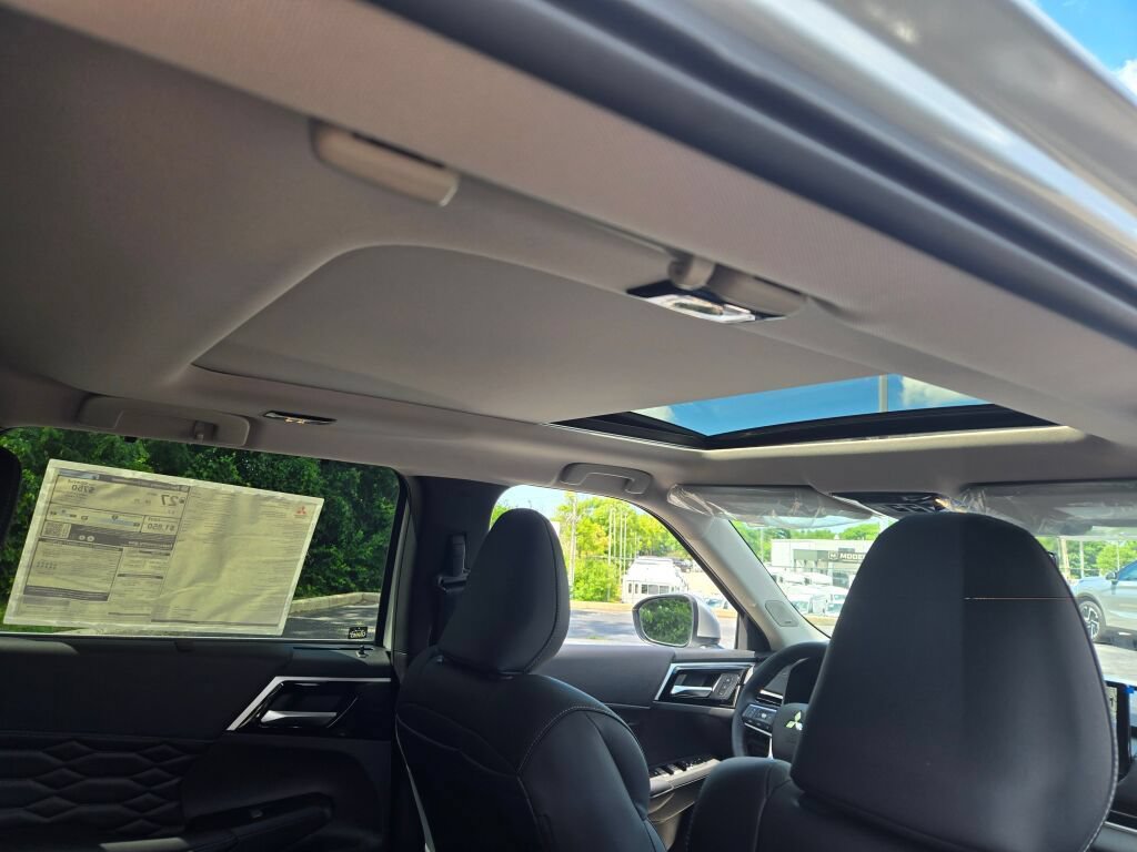 New 2026 Mitsubishi Outlander SEL AWD/4WD image 9