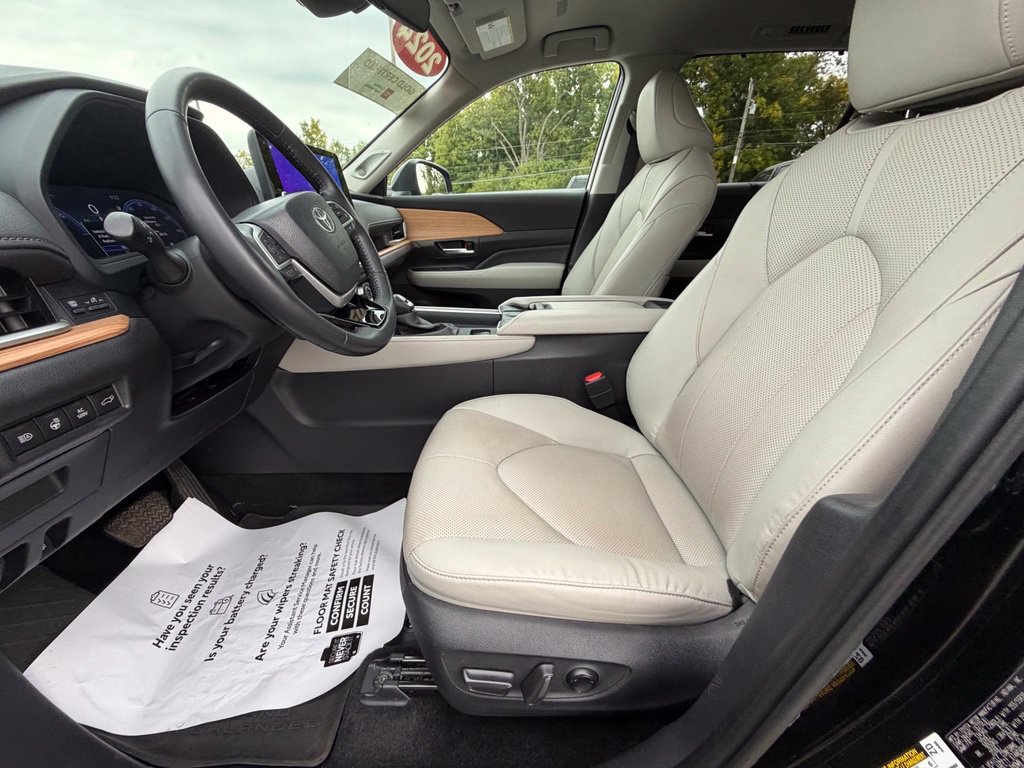Used 2024 Toyota Grand Highlander AWD Hybrid image 11