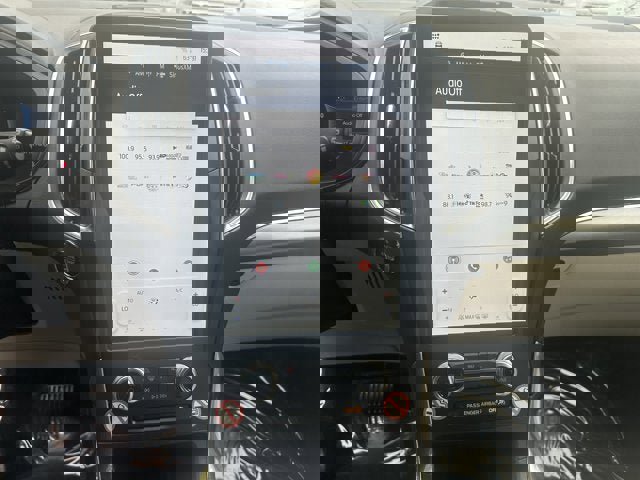 Used 2024 Ford Edge Titanium image 17